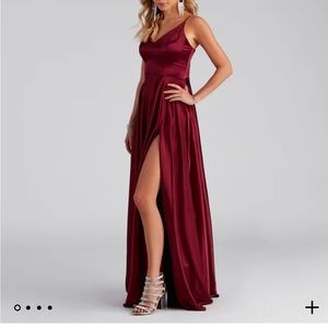 Windsor Juliet Formal High Slit Dress Burgundy/ Size 3 Prom Dress